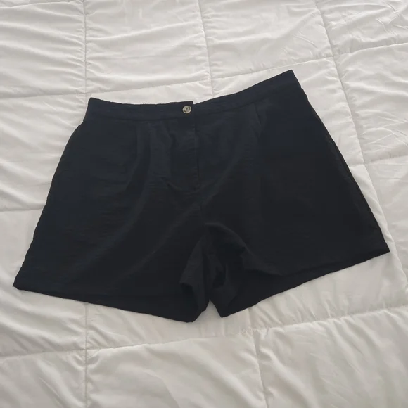 💚 2/$12 or 3/$17  PrettyGarden Black Vest & Shorts Set - Picture 4 of 9